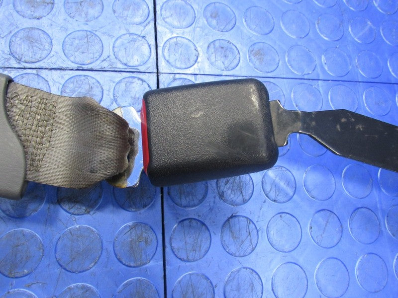 00-05 Ford Excursion Second 2nd Row Center Gray Bench Seat Belt Retrac