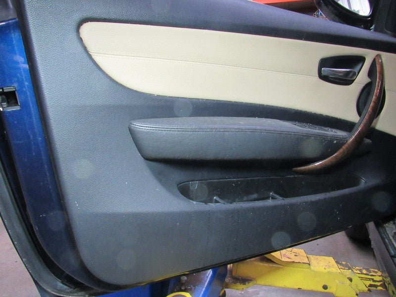 09-11 BMW 128 135 Left LH Driver Side Front Door Trim Panel W/O Switch