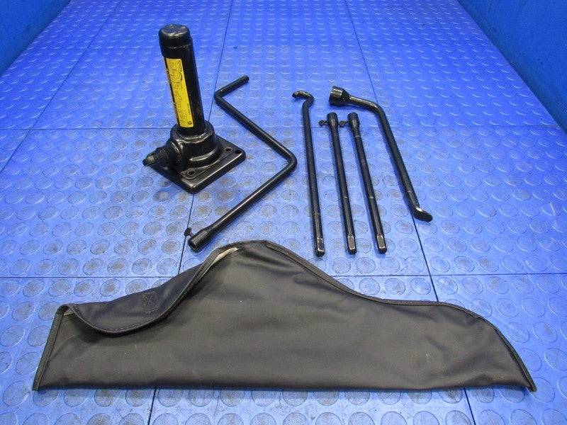00-06 Toyota Tundra Emergency Bottle Jack & Tool Kit OEM 09111-0C010 1