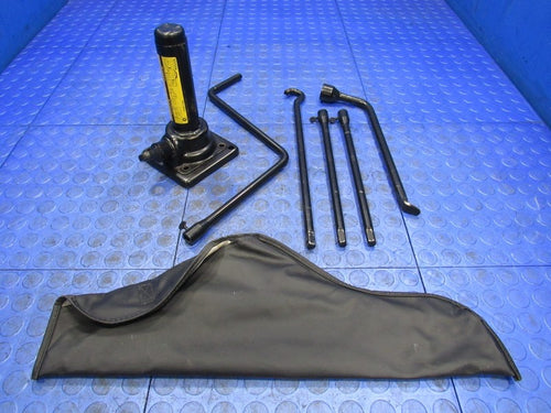 00-06 Toyota Tundra Emergency Bottle Jack & Tool Kit OEM 09111-0C010 1