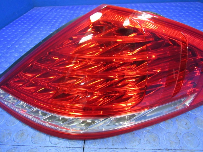 08-10 BMW 650i E63 RH Passenger LED Outer Quarter Taillight Tail Light