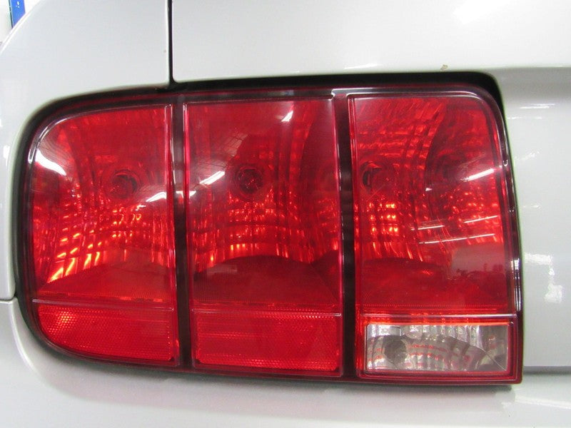 05-09 Ford Mustang Left LH Driver Side Taillight Tail Light Lamp