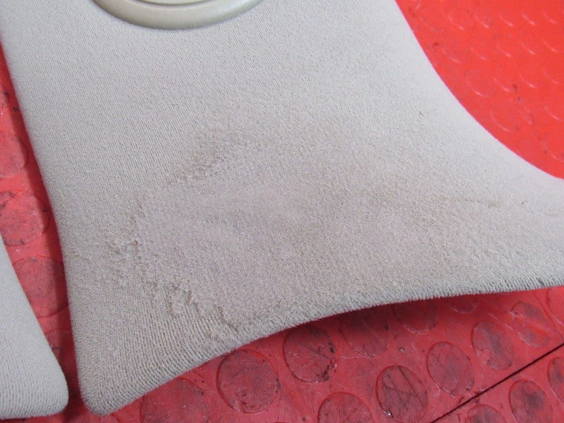 05-06 Escalade Platinum Rear D Pillar Molding Panel Cloth Covered 6093