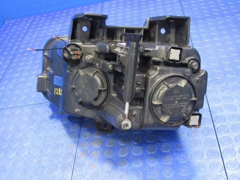 18-21 Hyundai Kona Right Passenger RH Halogen Headlight Assembly 92102