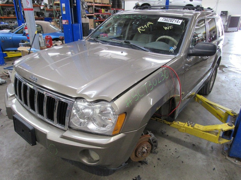 05-10 Grand Cherokee Roof Mounted Overhead Console Assembly Gray/Khaki