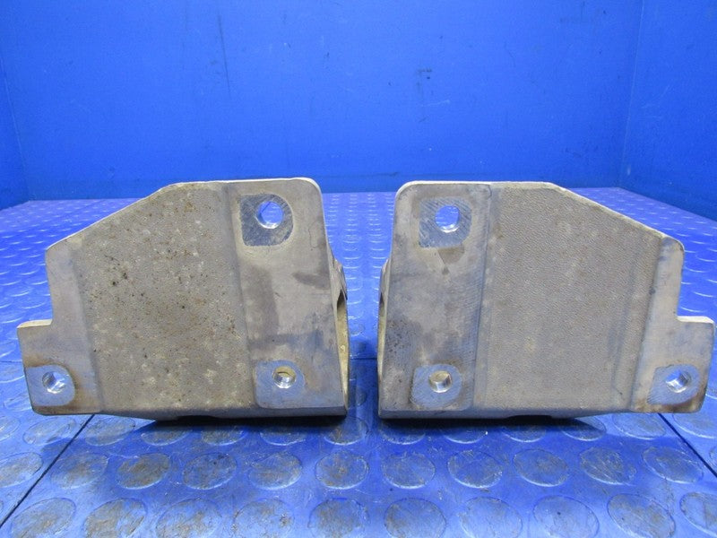 97-04 Chevrolet Corvette 5.7L Right Left Engine Motor Mount Bracket Pa