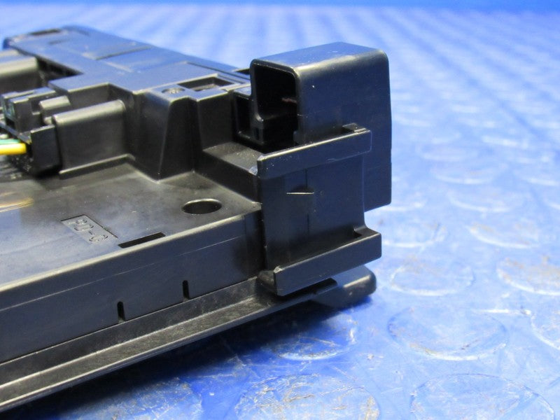 07-11 Toyota Camry Engine Fuse Box Junction Block Module OEM 82720-330