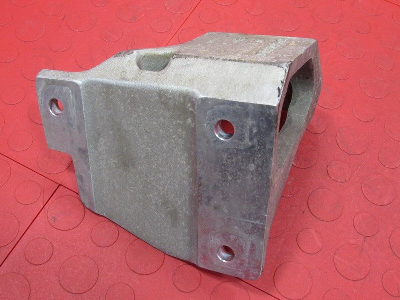 97-04 Chevrolet Corvette 5.7L Right RH Engine Motor Mount Bracket 1026