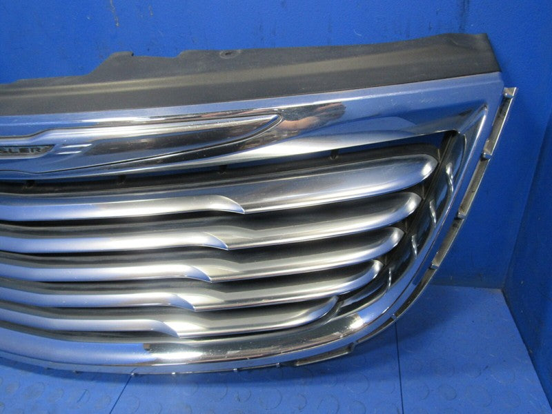 11-16 Chrysler Town & Country Front Radiator Center Grill Grille Chrom