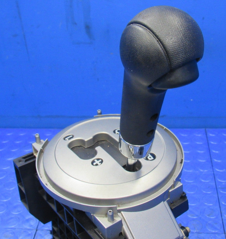 04-11 Mitsubishi Endeavor Floor Shifter Gear Shift Lever Selector Asse