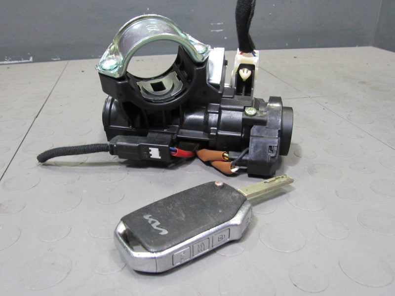 20-22 Kia Soul Ignition Lock Cylinder Switch With Key Immobilizer OEM 