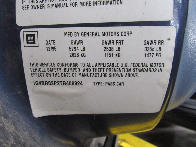 91-96 Roadmaster Caprice Right RH Passenger Side Headlight Head Light 