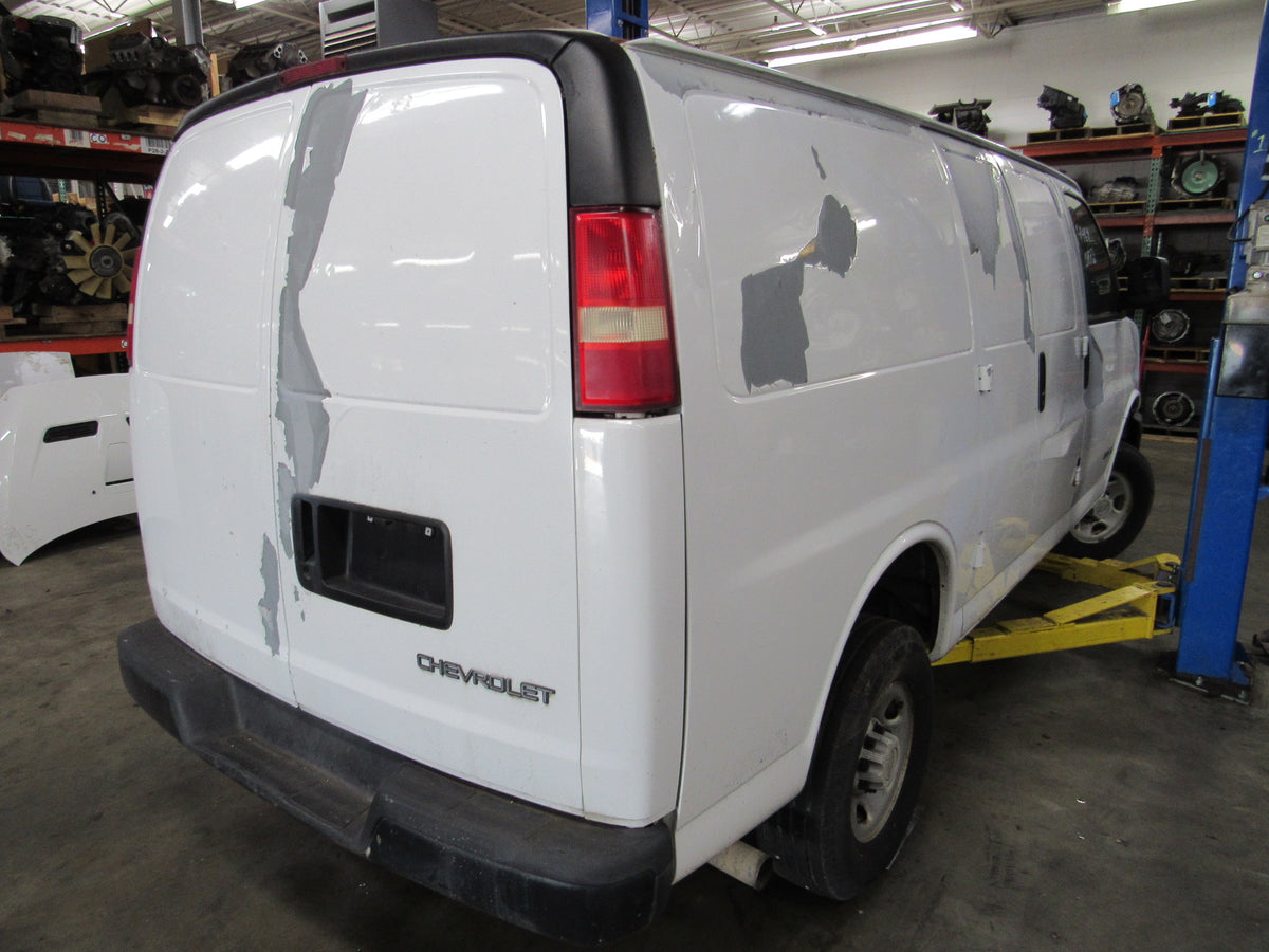 2006 EXPRESS 3500 - PART OUT — photo 1