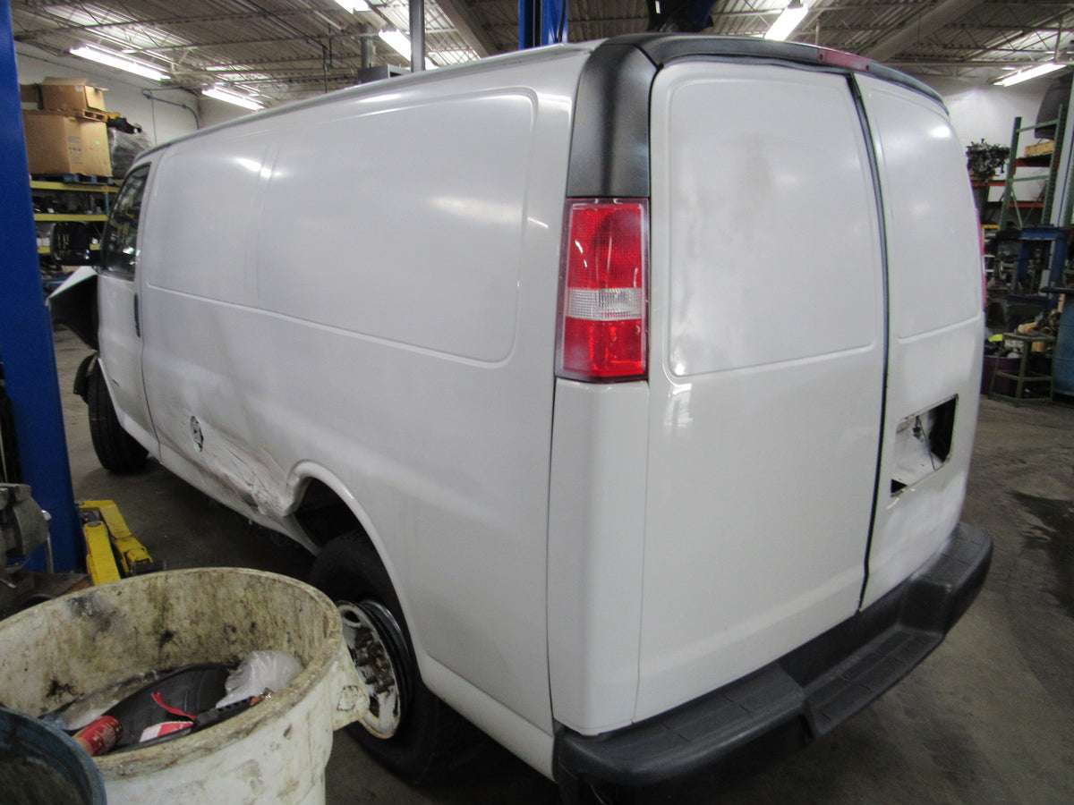 17-22 Chevrolet Express 2500 - PART OUT — photo 3