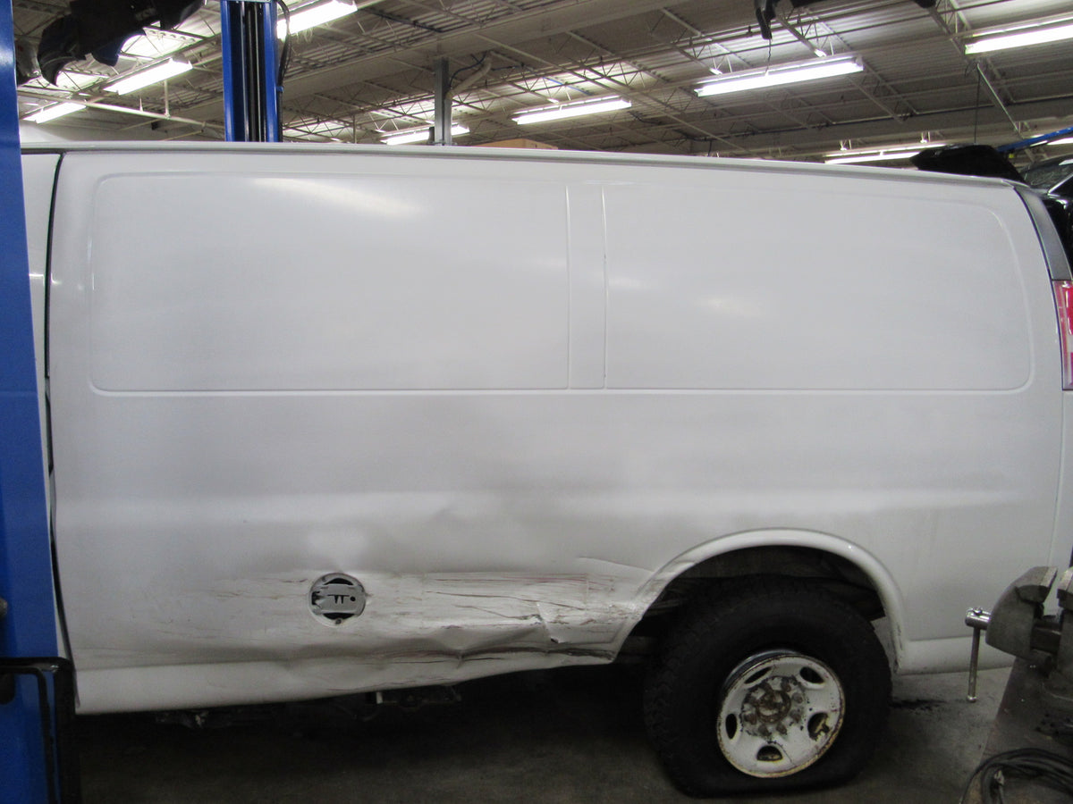 17-22 Chevrolet Express 2500 - PART OUT — photo 8