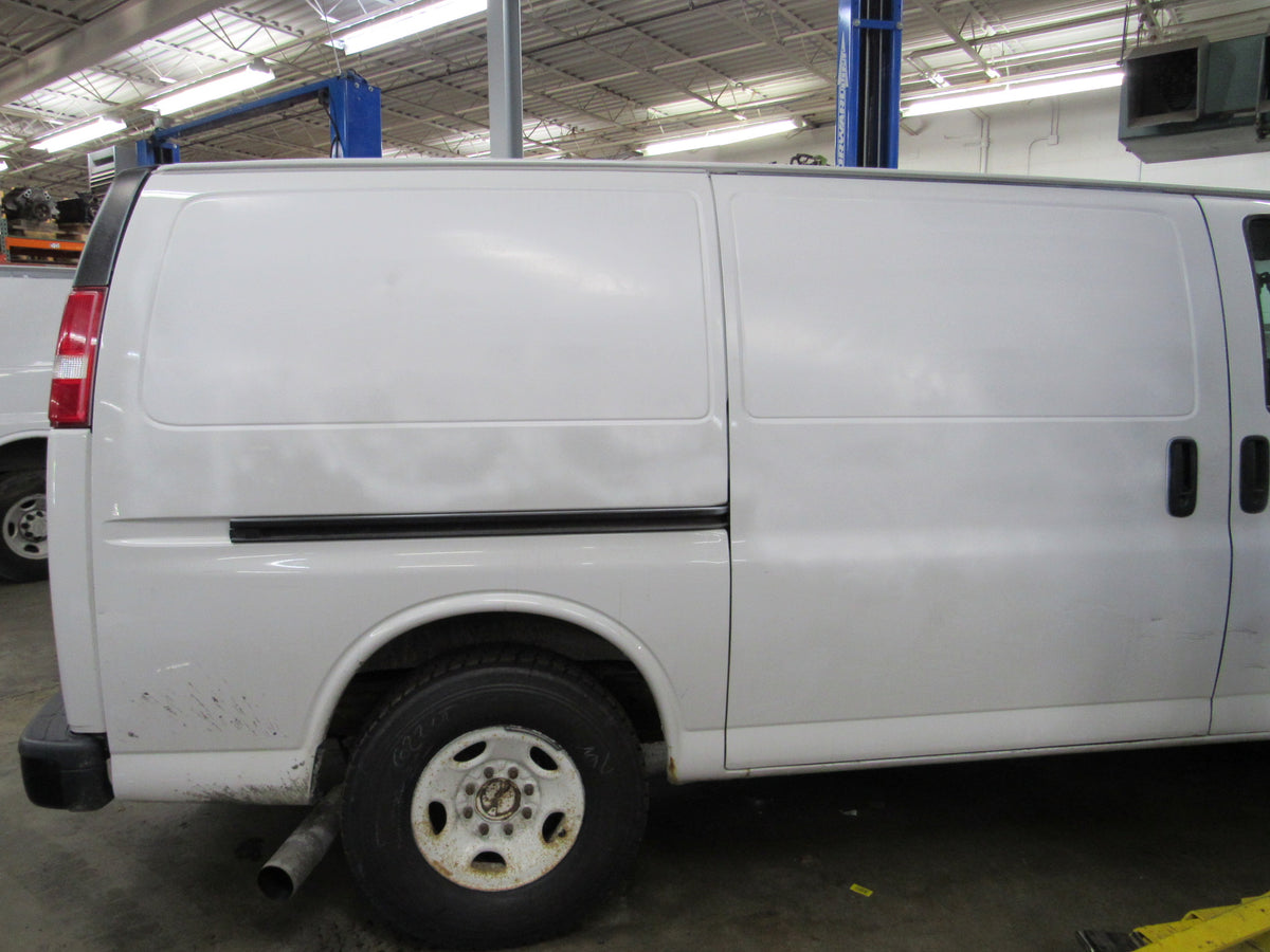 17-22 Chevrolet Express 2500 - PART OUT — photo 2