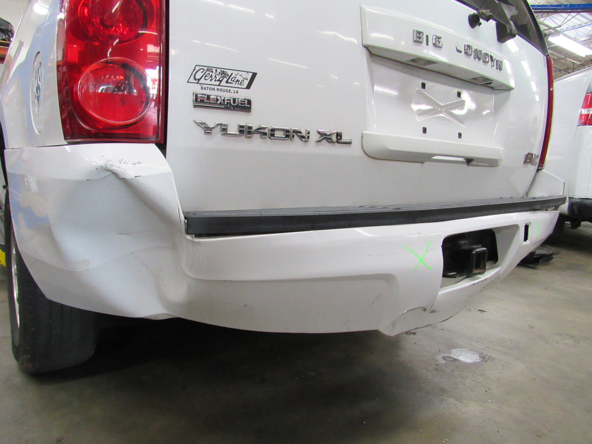 2007 GMC Yukon XL 1500 - PART OUT — photo 7