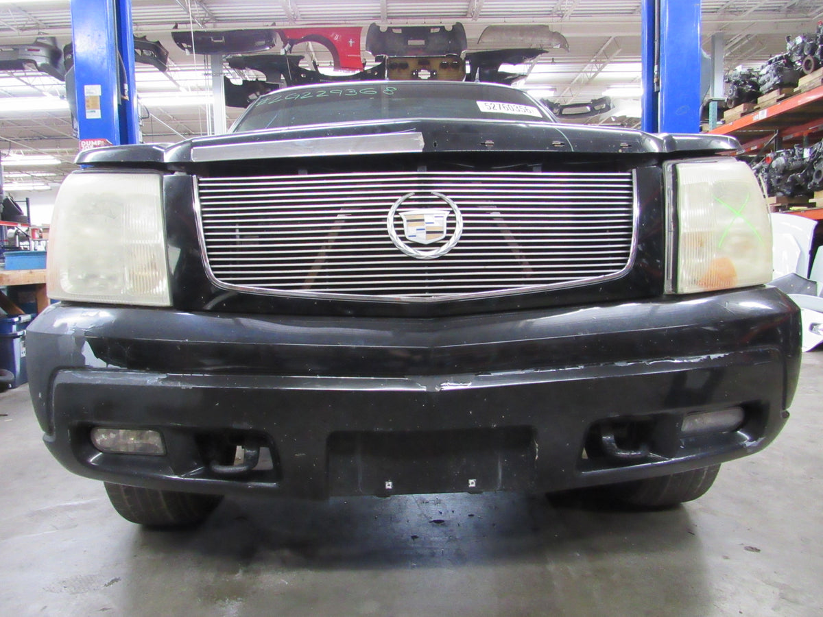 02-06 Cadillac Escalade EXT - PART OUT — photo 2