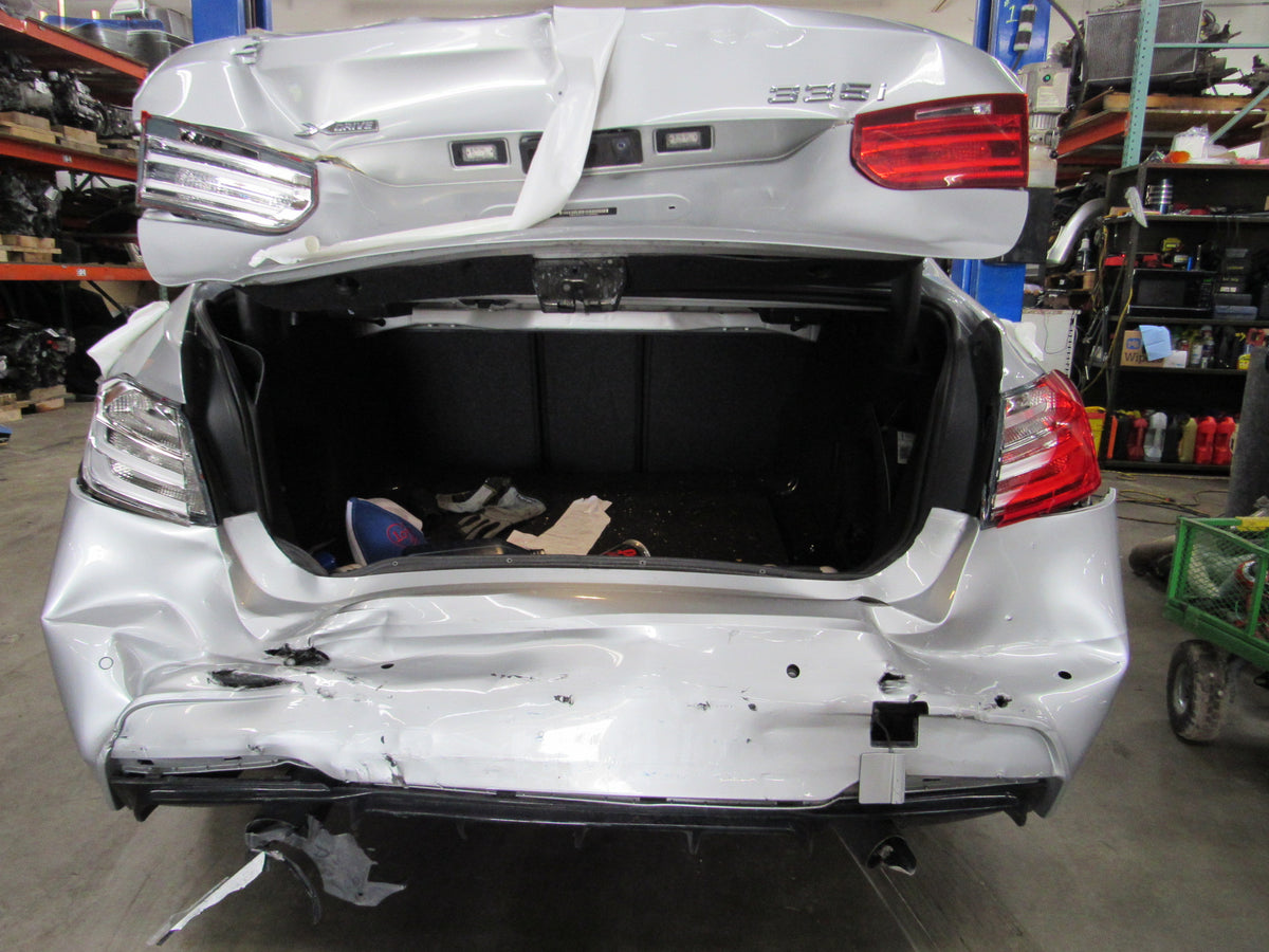 2015 BMW F30 335i xDrive - PART OUT — photo 11