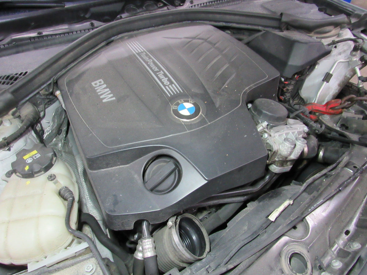 2015 BMW F30 335i xDrive - PART OUT — photo 6