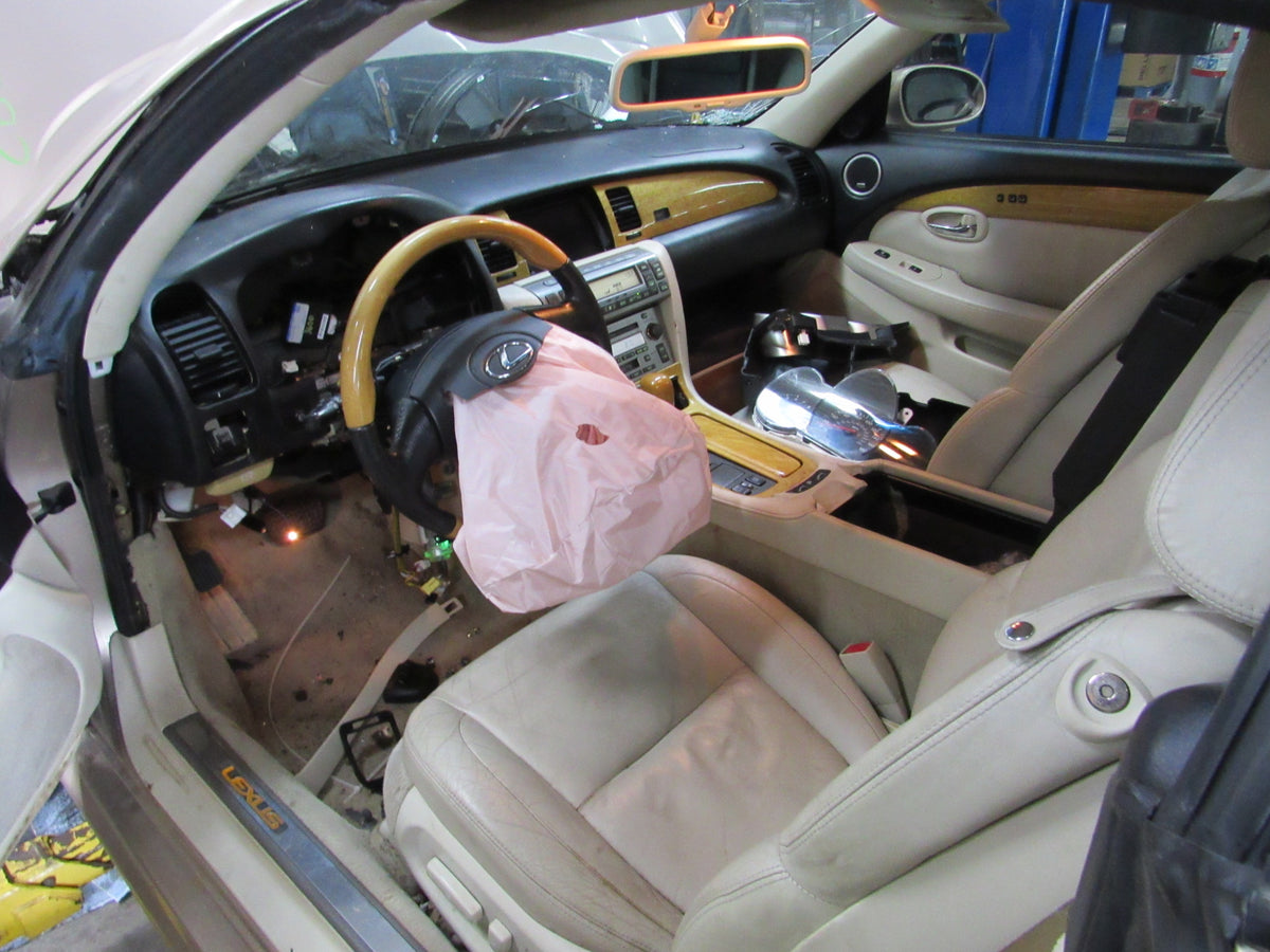2004 Lexus SC430 - PART OUT — photo 2