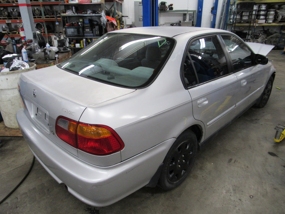 2000 Honda Civic - PART OUT — photo 2