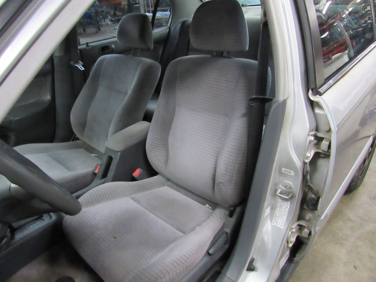 2000 Honda Civic - PART OUT — photo 8
