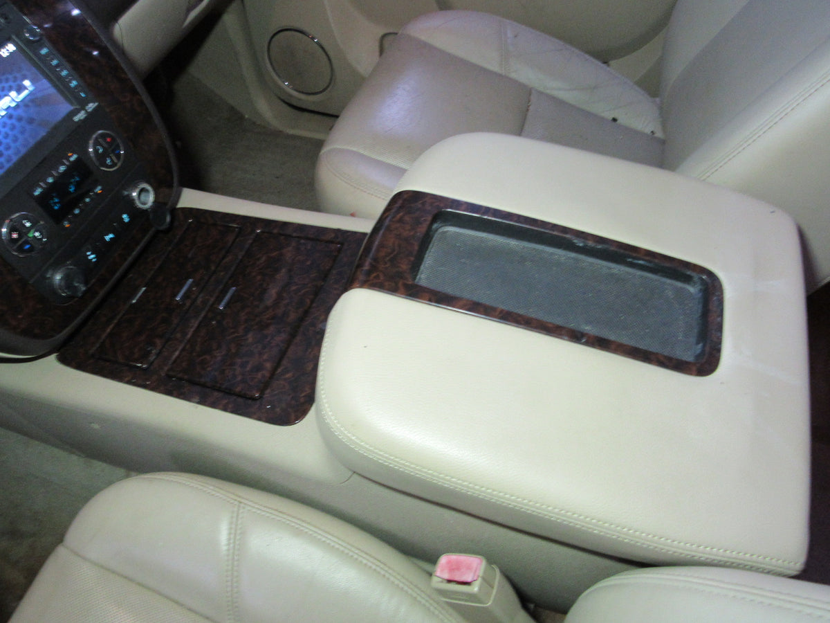 2014 GMC Yukon Denali - PART OUT — photo 9