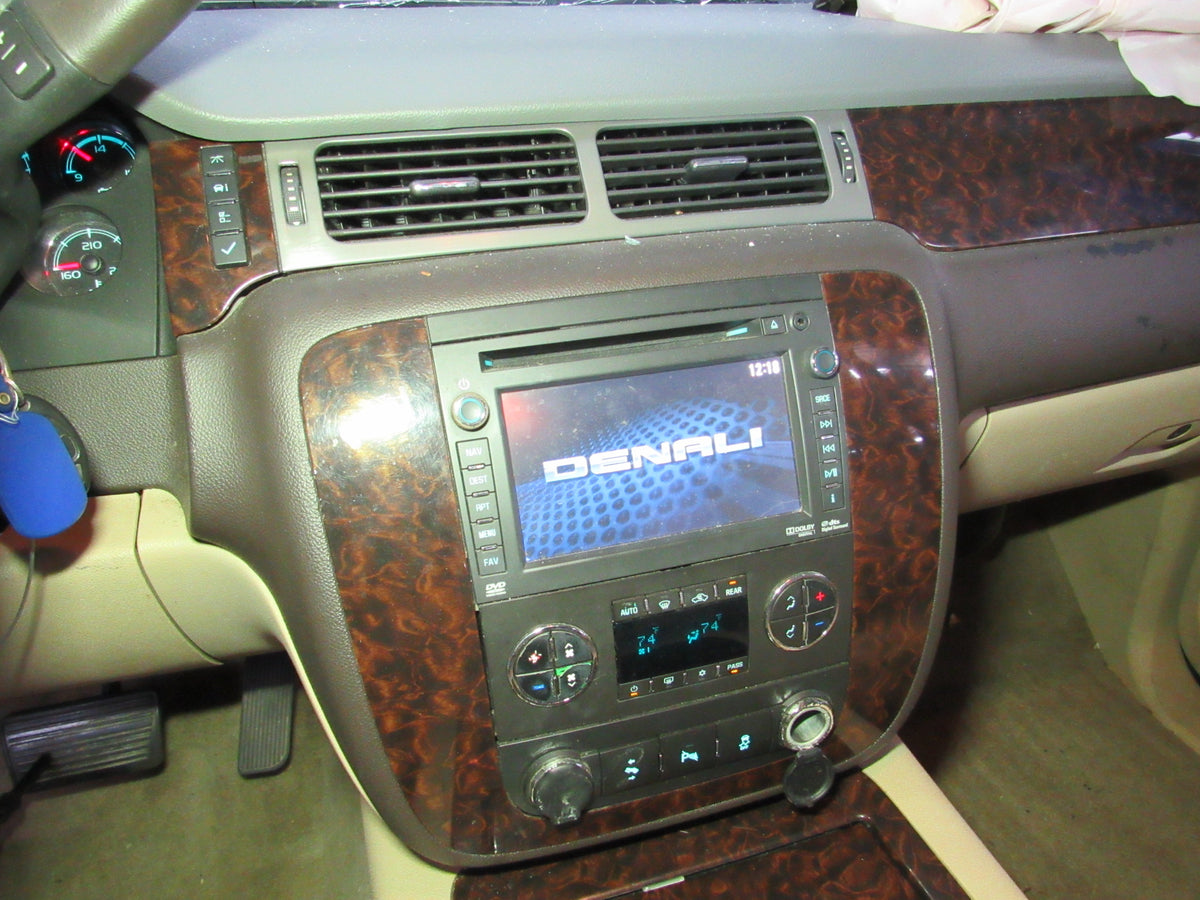2014 GMC Yukon Denali - PART OUT — photo 10