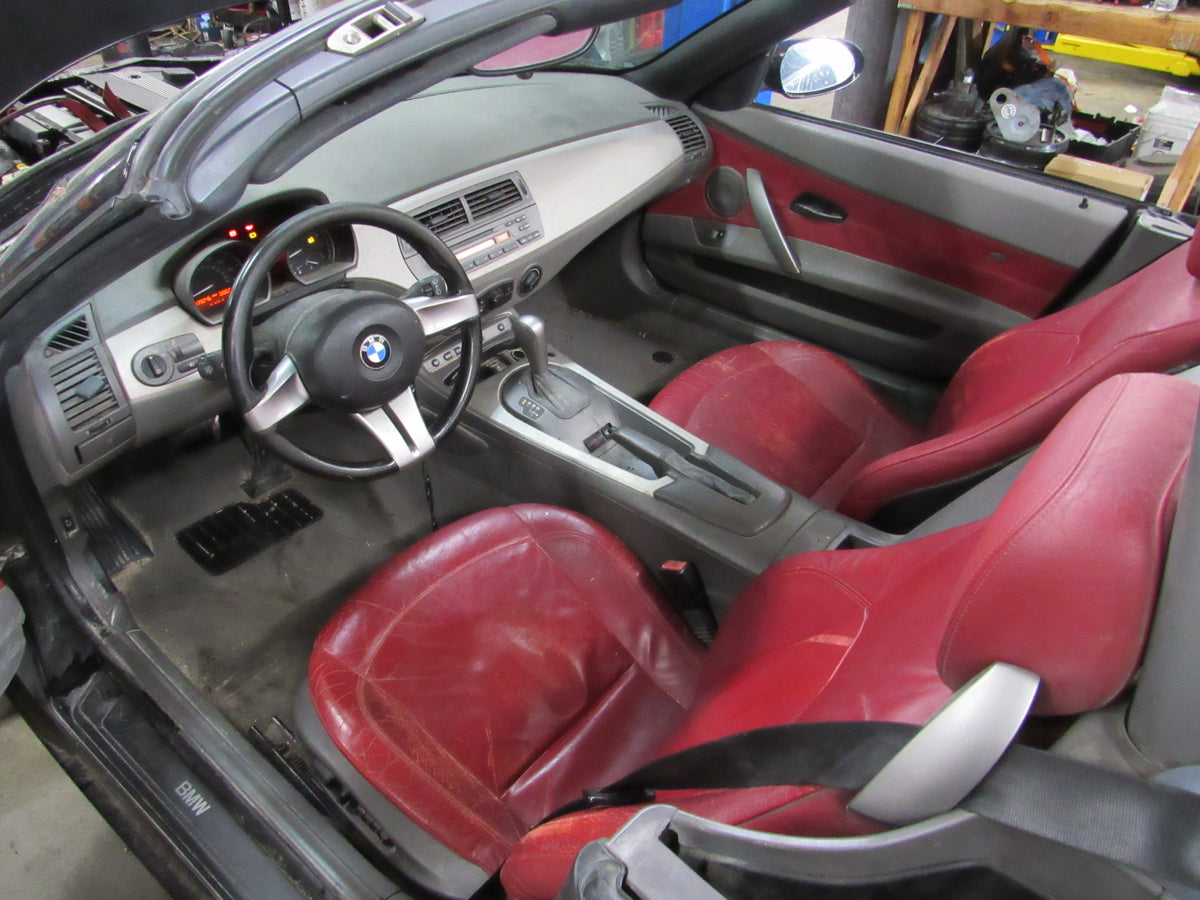 2004 BMW Z4 E85 - Part Out — photo 6