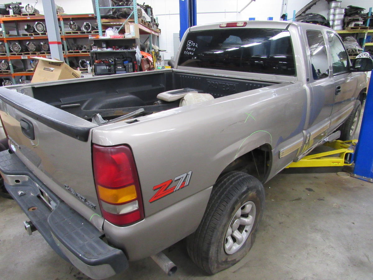 2002 Chevrolet Silverado 1500 GMT800 4X4 - PART OUT — photo 3