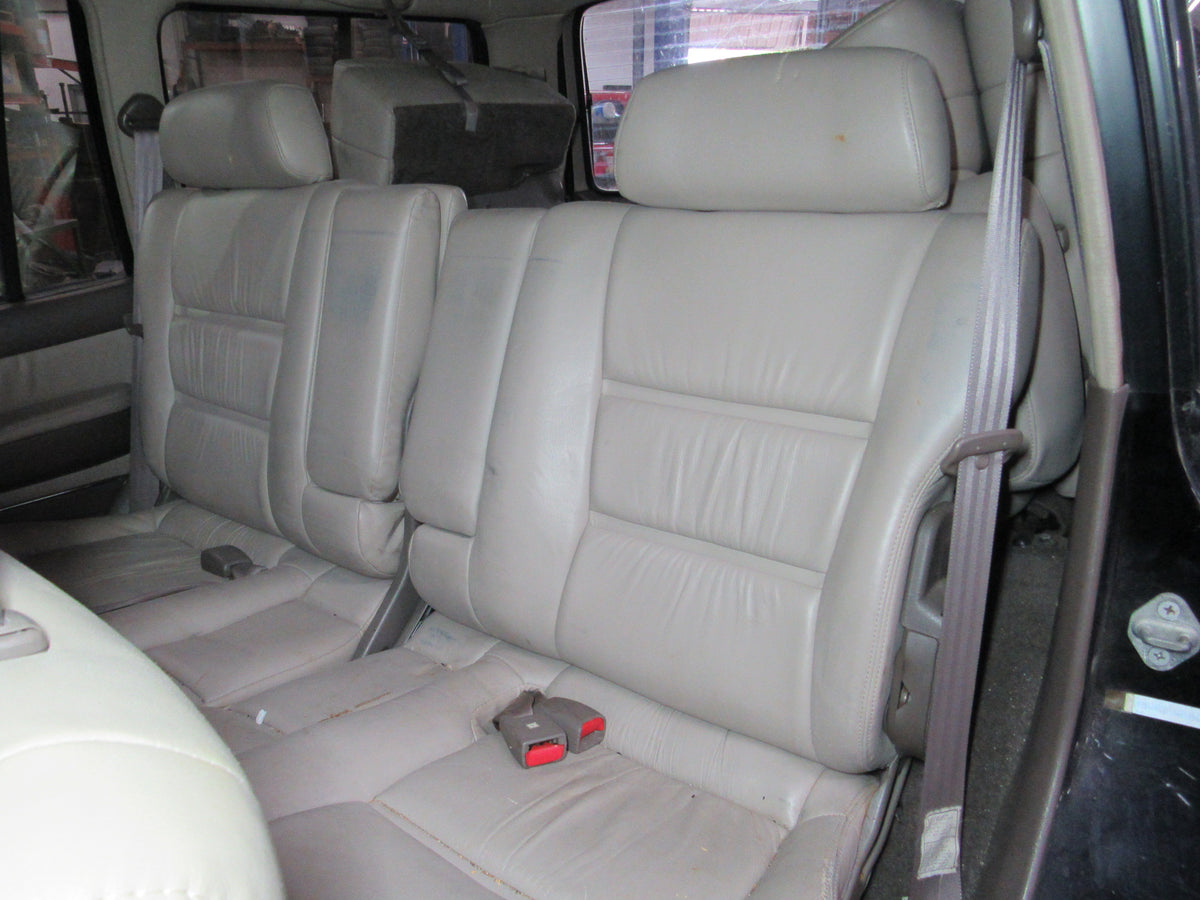 1996 Toyota Land Cruiser - PART OUT — photo 3