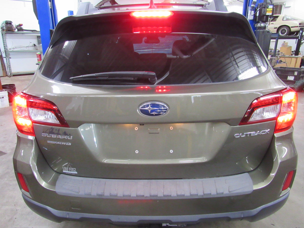 2016 Subaru Outback - PART OUT — photo 4