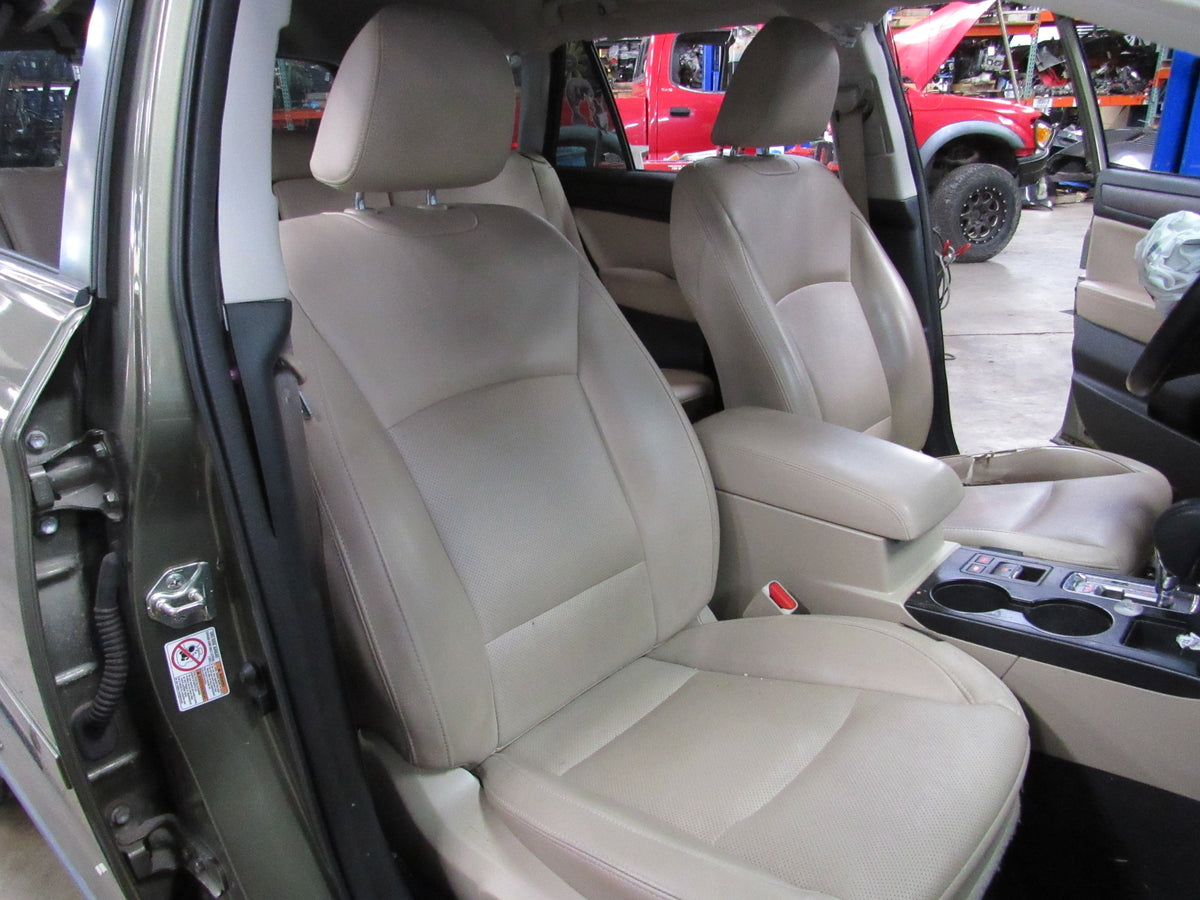 2016 Subaru Outback - PART OUT — photo 5